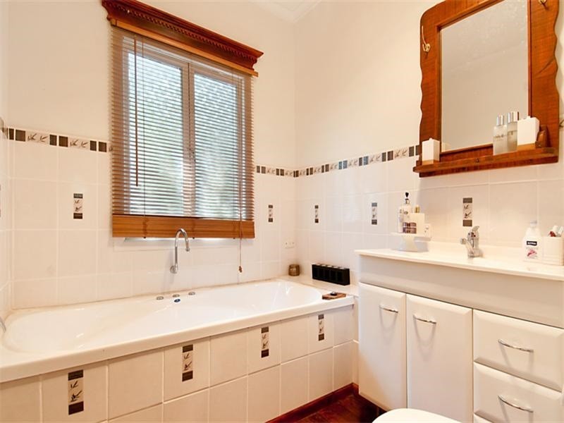 17 Old Landsborough Road, Beerwah QLD 4519