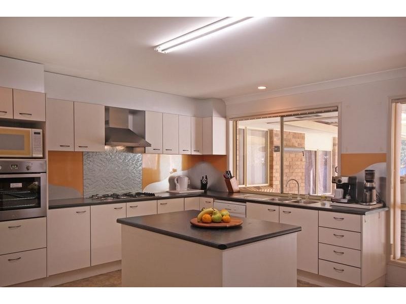 16 Tibrogargan Drive, Beerburrum QLD 4517