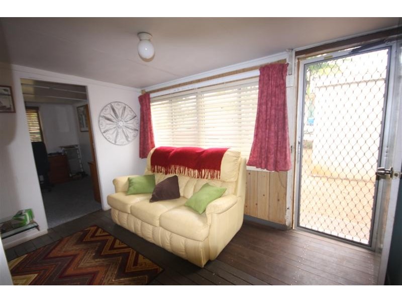 6 Hempstock Street, Glass House Mountains QLD 4518