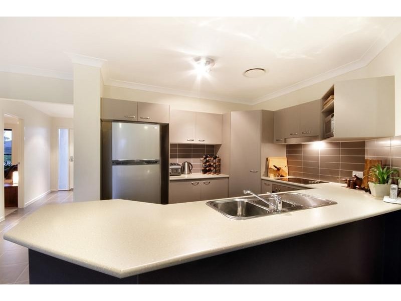 17 Maidenhair Drive, Beerwah QLD 4519