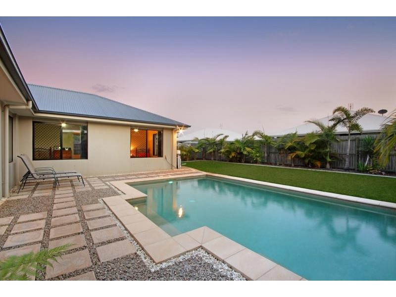 17 Maidenhair Drive, Beerwah QLD 4519