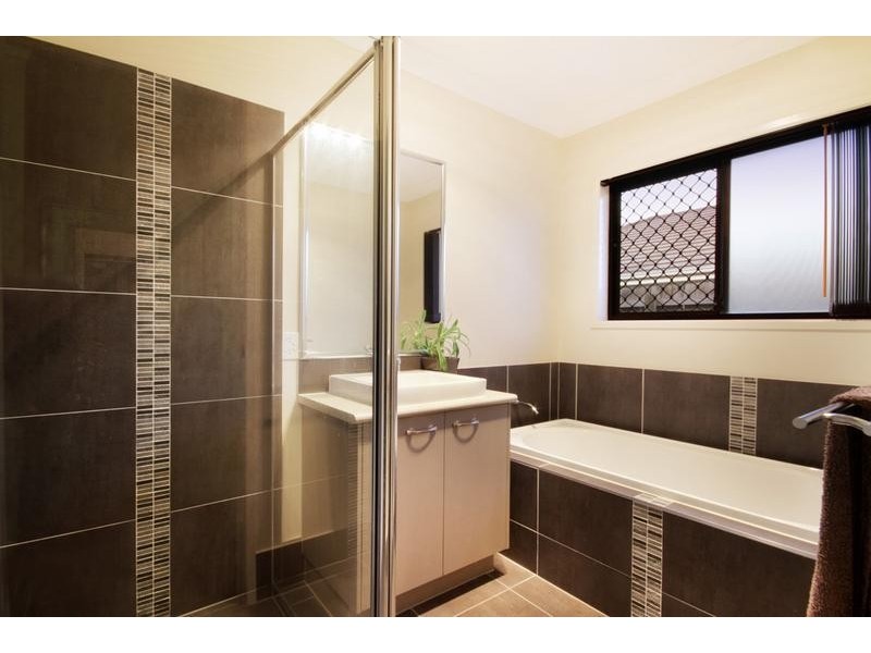 17 Maidenhair Drive, Beerwah QLD 4519