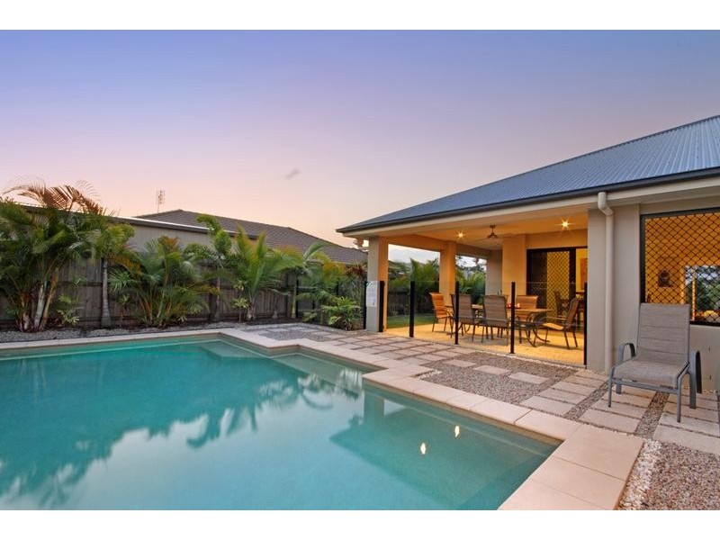 17 Maidenhair Drive, Beerwah QLD 4519