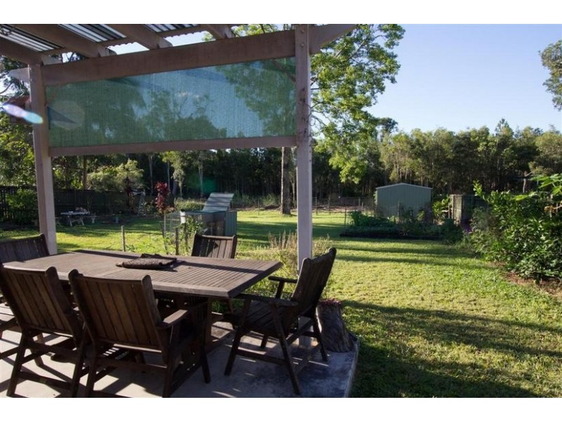 8 Jolly Crescent, Beerwah QLD 4519