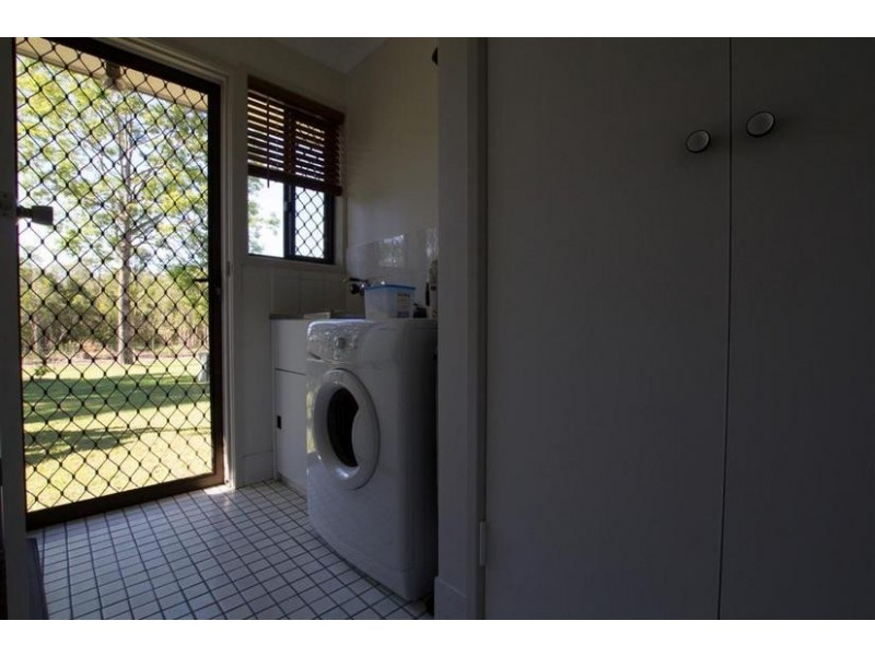 8 Jolly Crescent, Beerwah QLD 4519