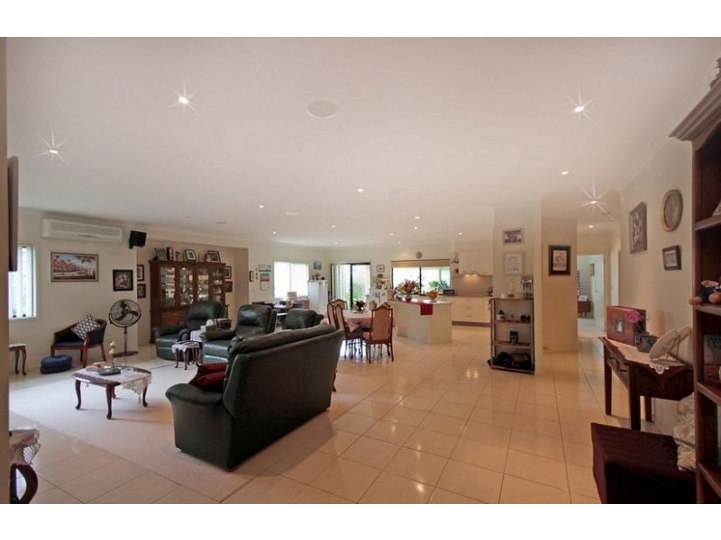 15 Coolamon Crescent, Beerwah QLD 4519