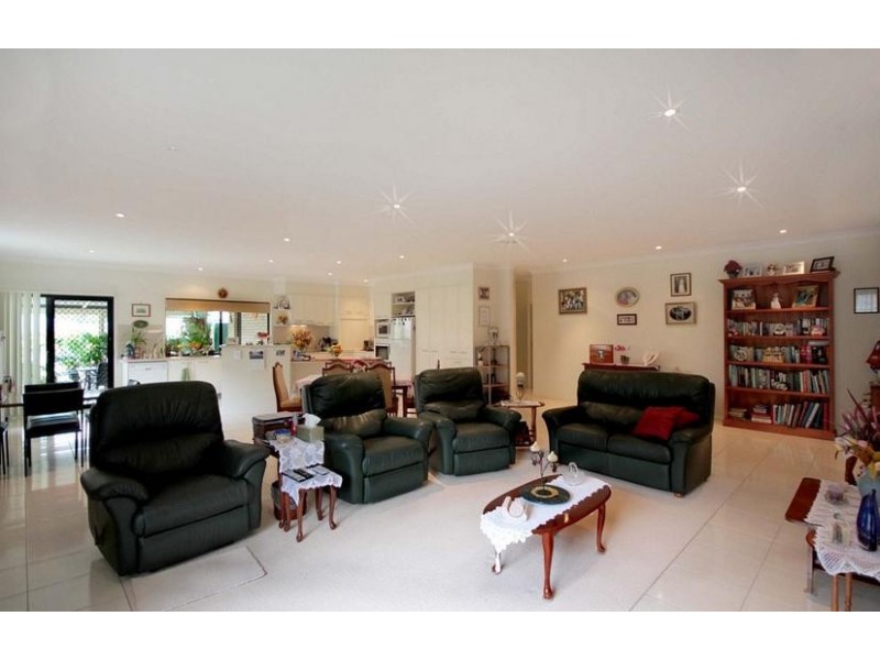 15 Coolamon Crescent, Beerwah QLD 4519