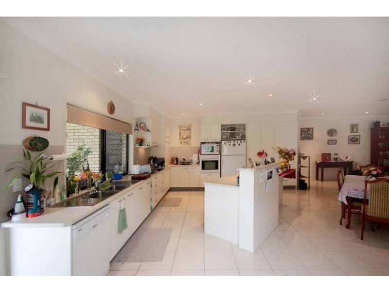 15 Coolamon Crescent, Beerwah QLD 4519