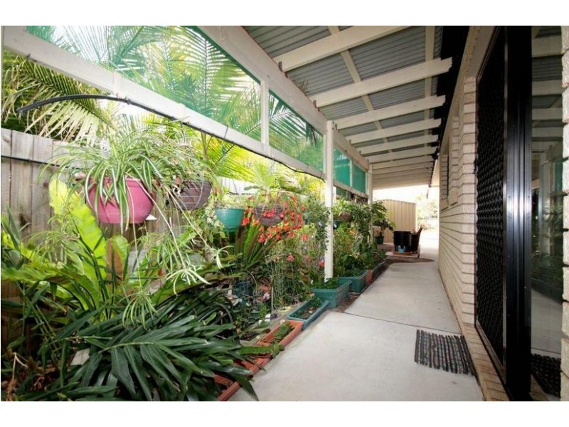 15 Coolamon Crescent, Beerwah QLD 4519