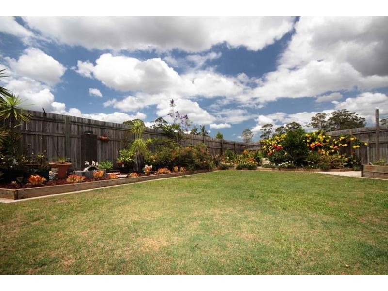 15 Coolamon Crescent, Beerwah QLD 4519
