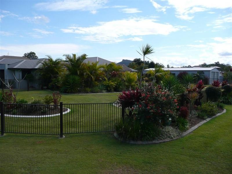 1 Whitby Street, Glass House Mountains QLD 4518