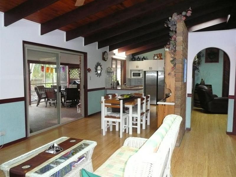 13 Graham Drive, Landsborough QLD 4550