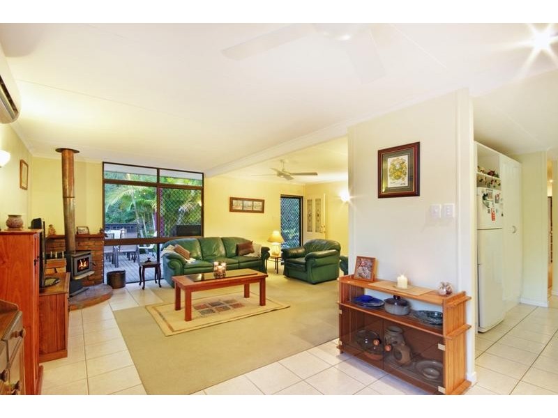 80 Landsborough-Maleny Road, Landsborough QLD 4550