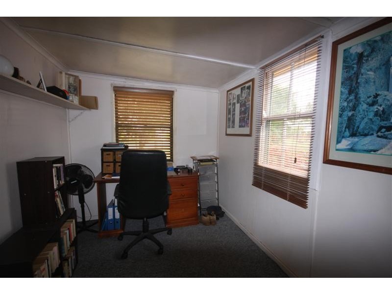 6 Hempstock Street, Glass House Mountains QLD 4518