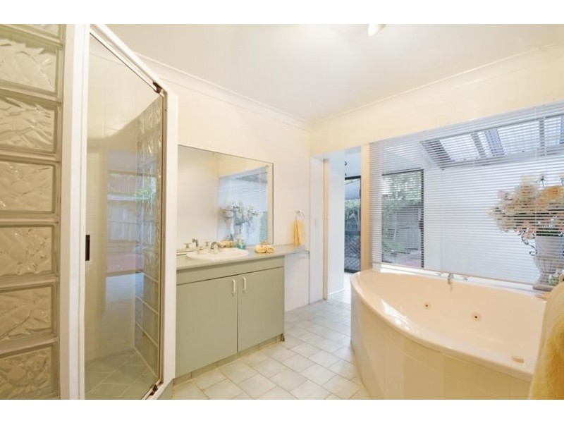 5 Treetop Court, Mooloolah Valley QLD 4553