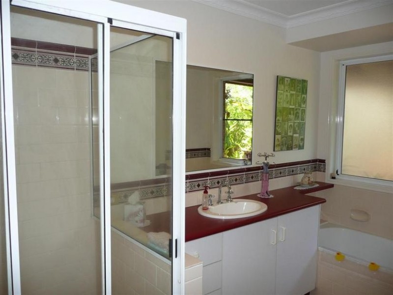 167 Lindeman Road, Beerwah QLD 4519