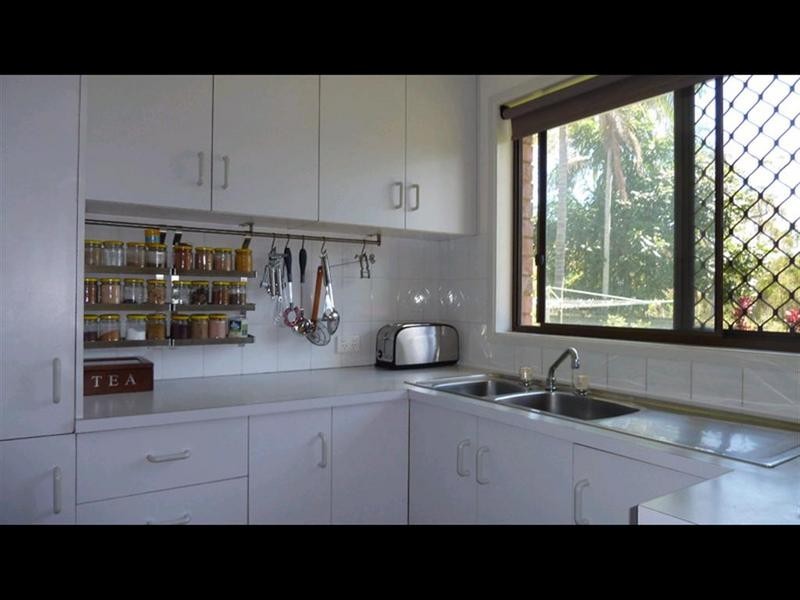 8 Jolly Crescent, Beerwah QLD 4519