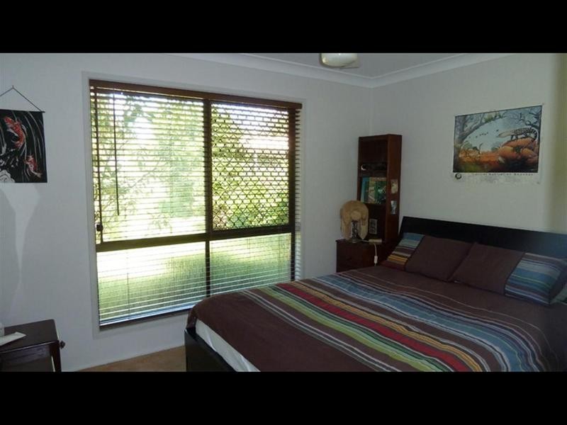 8 Jolly Crescent, Beerwah QLD 4519