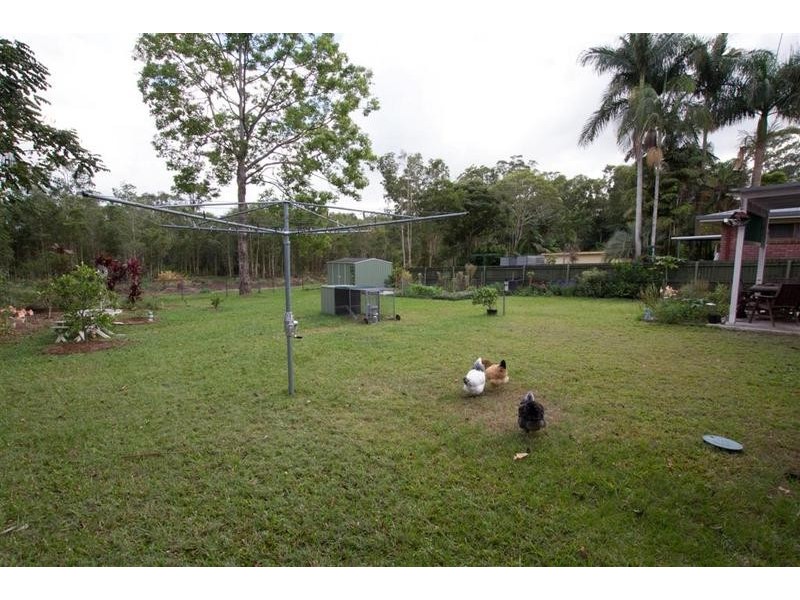 8 Jolly Crescent, Beerwah QLD 4519