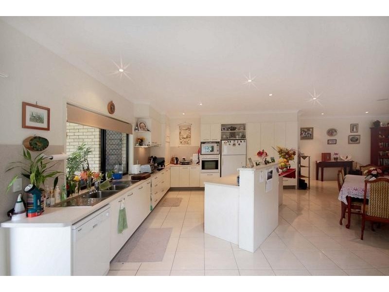 15 Coolamon Crescent, Beerwah QLD 4519