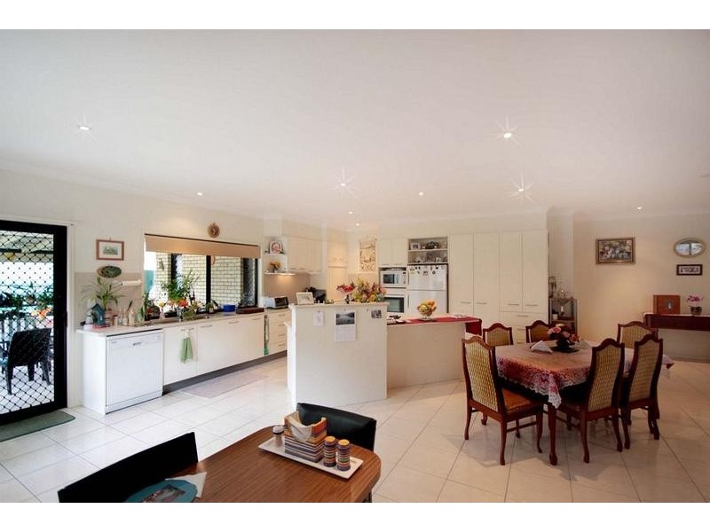 15 Coolamon Crescent, Beerwah QLD 4519