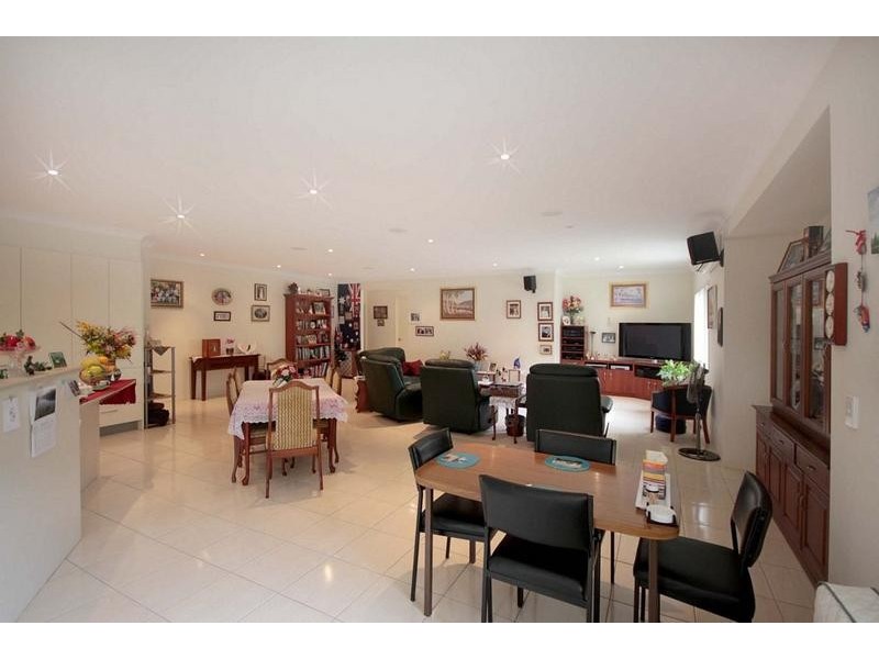 15 Coolamon Crescent, Beerwah QLD 4519