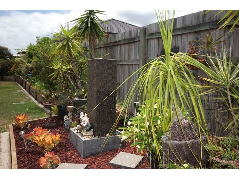 15 Coolamon Crescent, Beerwah QLD 4519