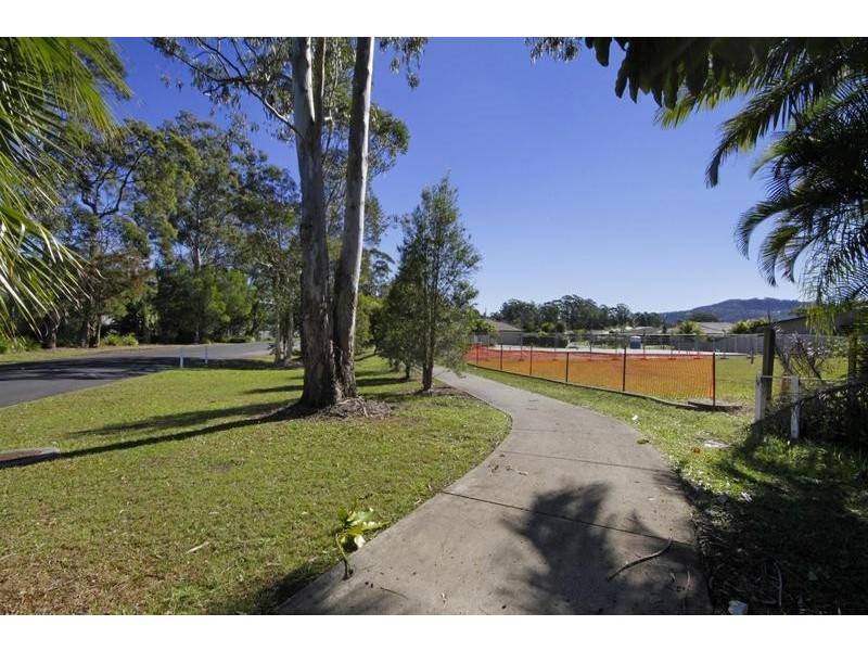 4 Coolamon Crescent, Beerwah QLD 4519