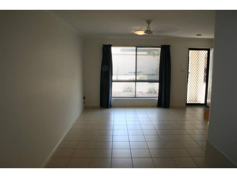 11/2A Swan Street, Beerwah QLD 4519