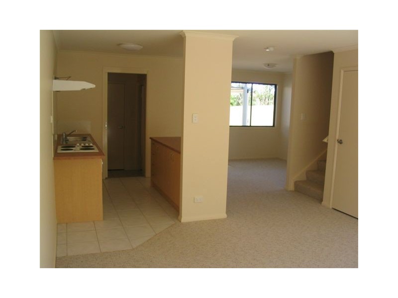 1/17 Pine Camp Road, Beerwah QLD 4519