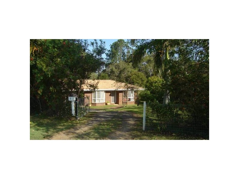 7 Heilig Court, Glass House Mountains QLD 4518