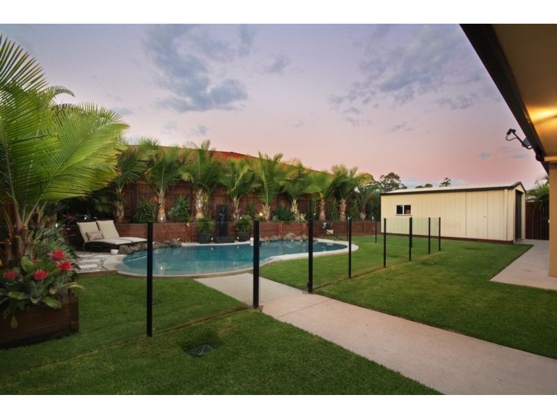 12 Crumpton Place, Beerwah QLD 4519