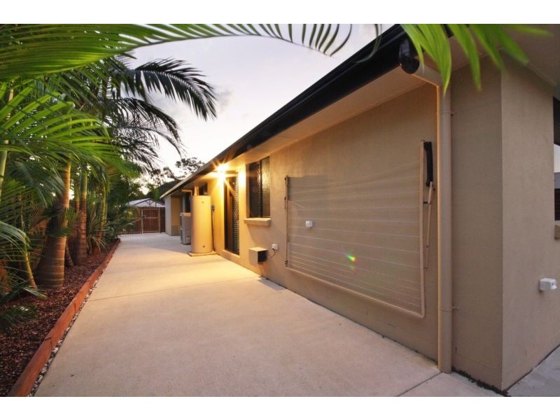 12 Crumpton Place, Beerwah QLD 4519