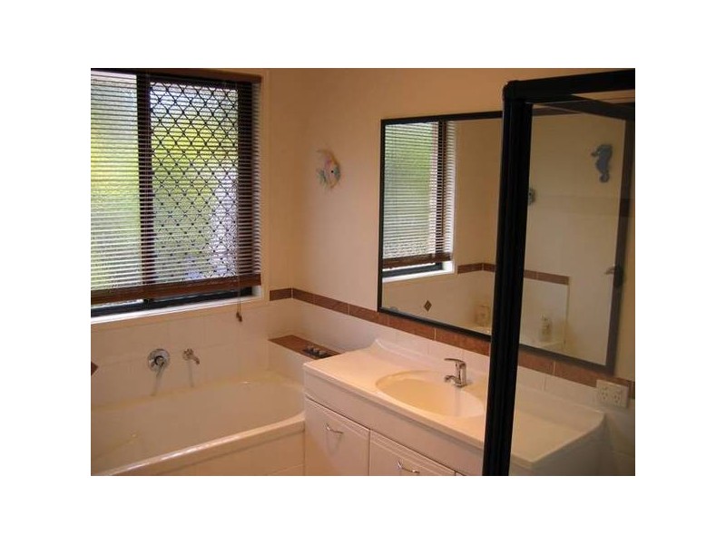 Glass House Mountains QLD 4518