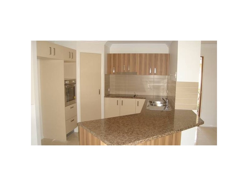 8 Winston Court, Landsborough QLD 4550