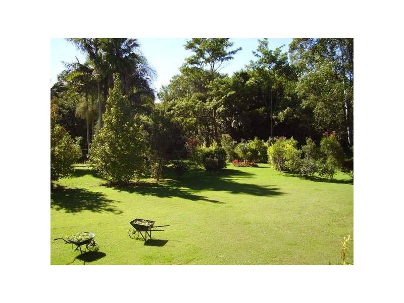 30 Pinelands Drive, Beerwah QLD 4519