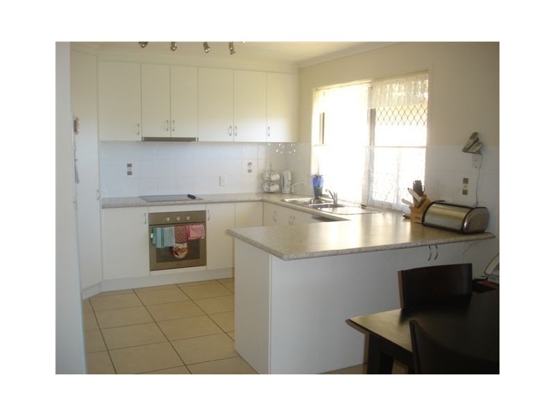18 Crumpton Place, Beerwah QLD 4519