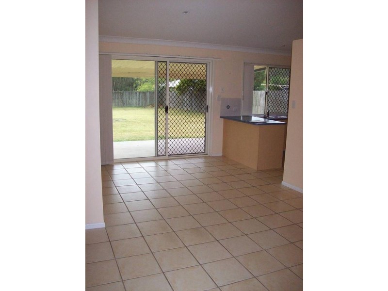 32 Paul Place, Glass House Mountains QLD 4518