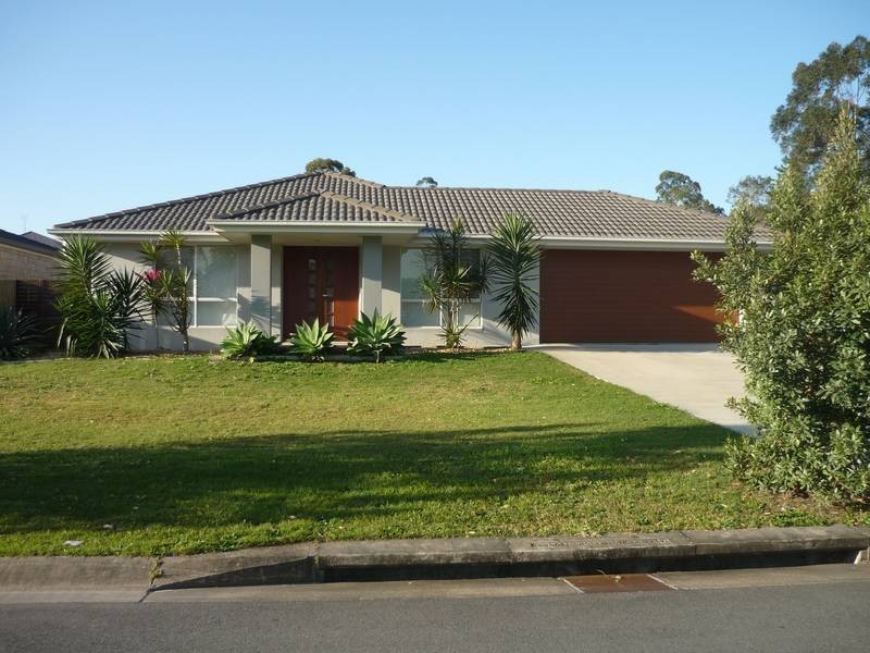 2 Crumpton Place, Beerwah QLD 4519