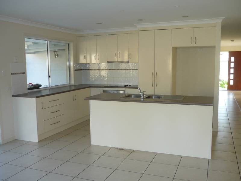 2 Crumpton Place, Beerwah QLD 4519