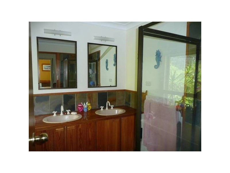 Glass House Mountains QLD 4518