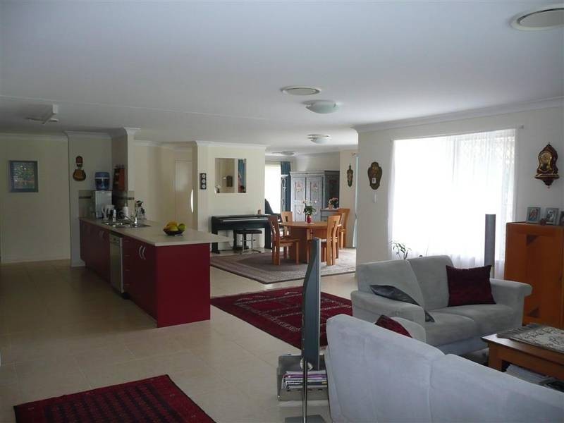 Glass House Mountains QLD 4518