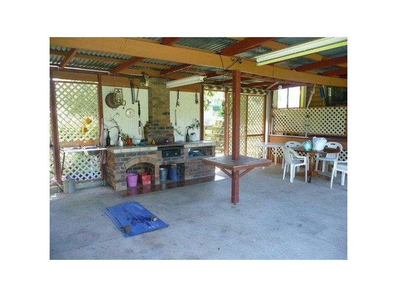 Glass House Mountains QLD 4518