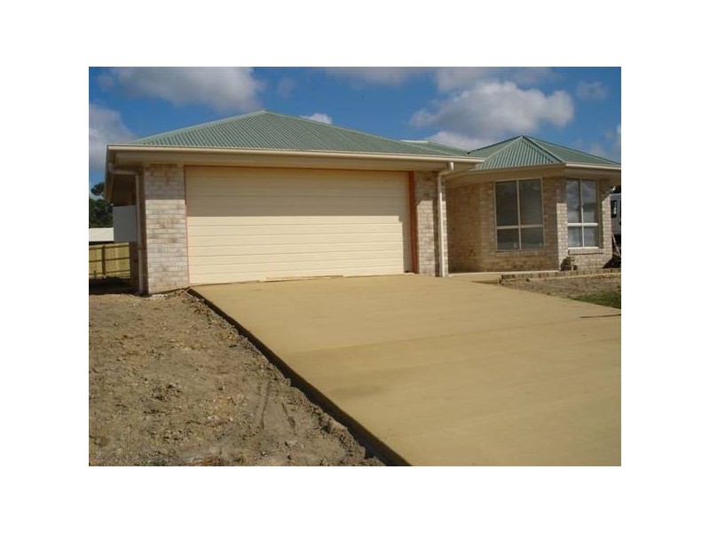 30 Heights Road, Beerwah QLD 4519