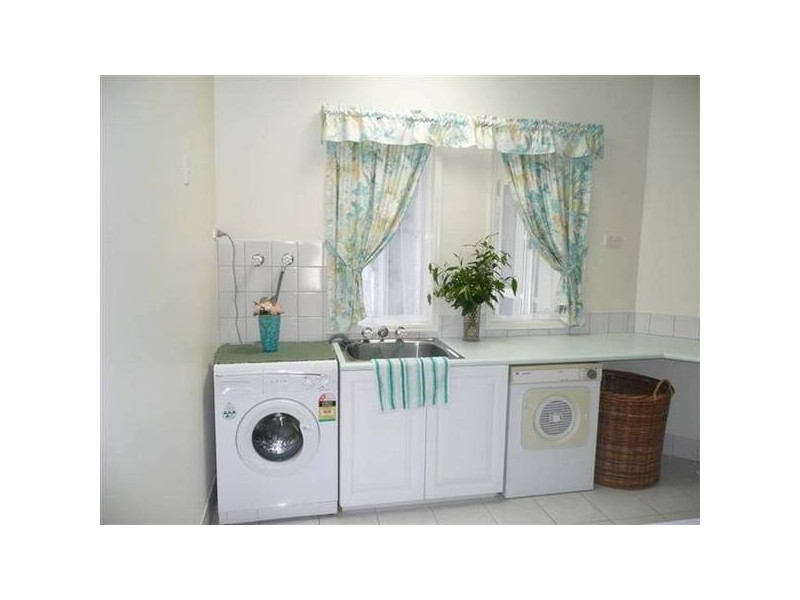 Glass House Mountains QLD 4518