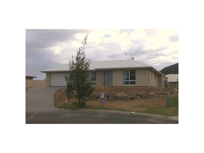 15 Gloria Close, Glass House Mountains QLD 4518
