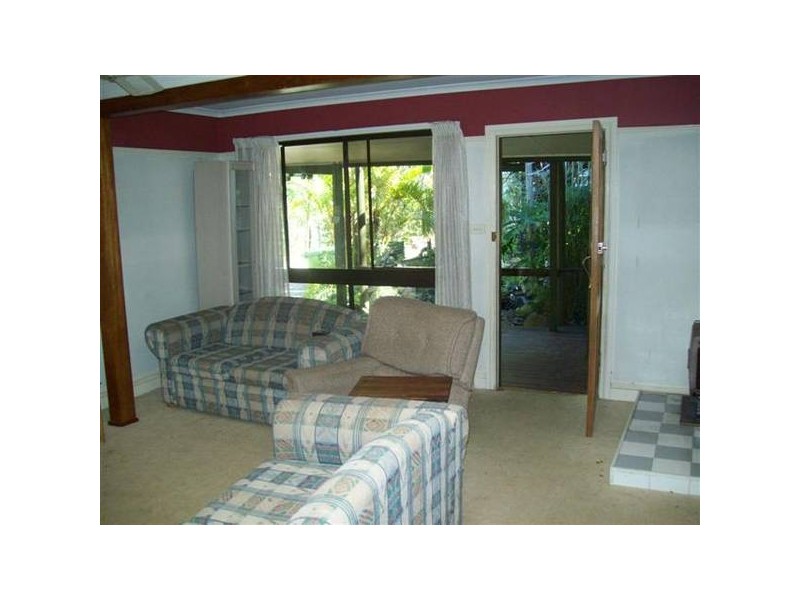 2 WEEGEN COURT, Landsborough QLD 4550