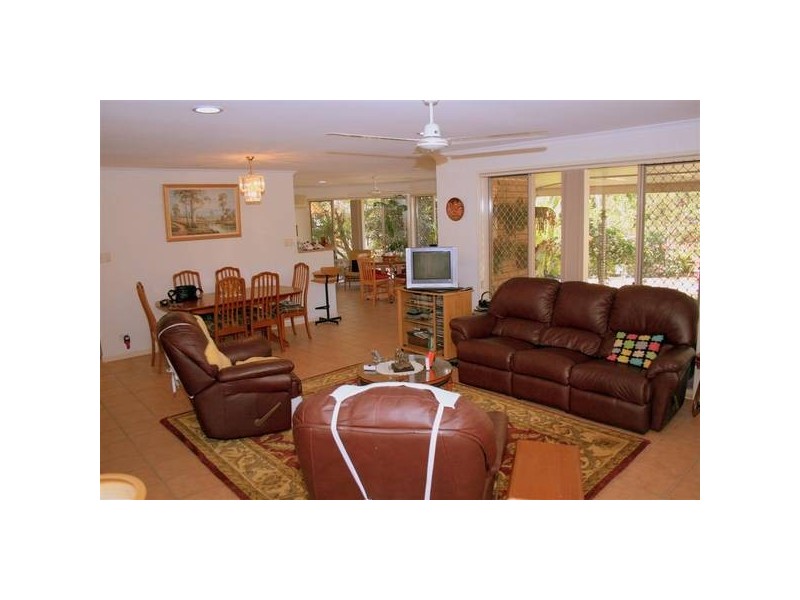 9 DANA CLOSE, Glass House Mountains QLD 4518