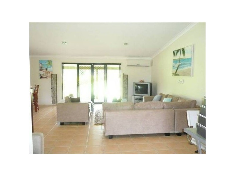 39 Clearview Drive, Glass House Mountains QLD 4518