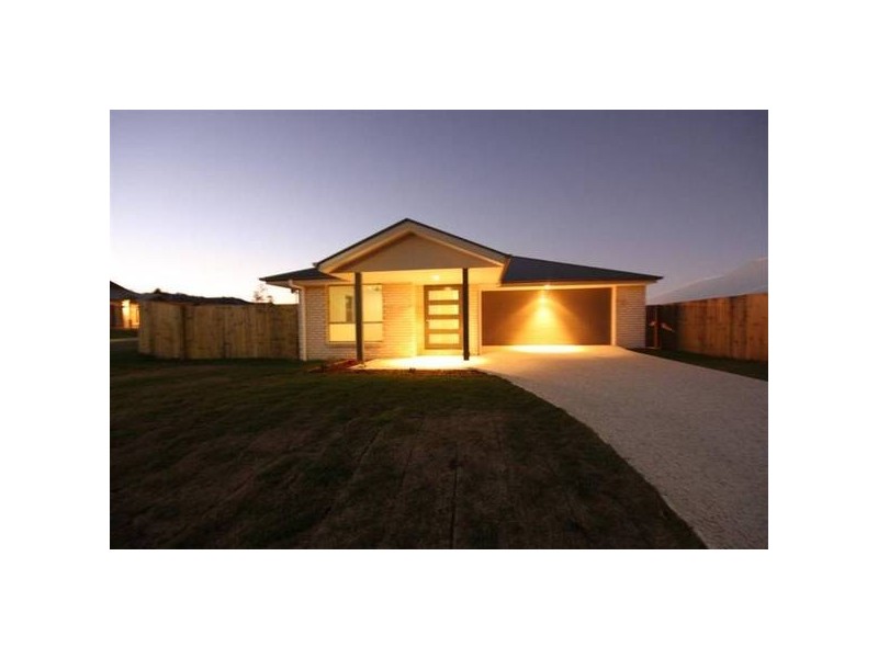 6 Pacific Place, Beerwah QLD 4519